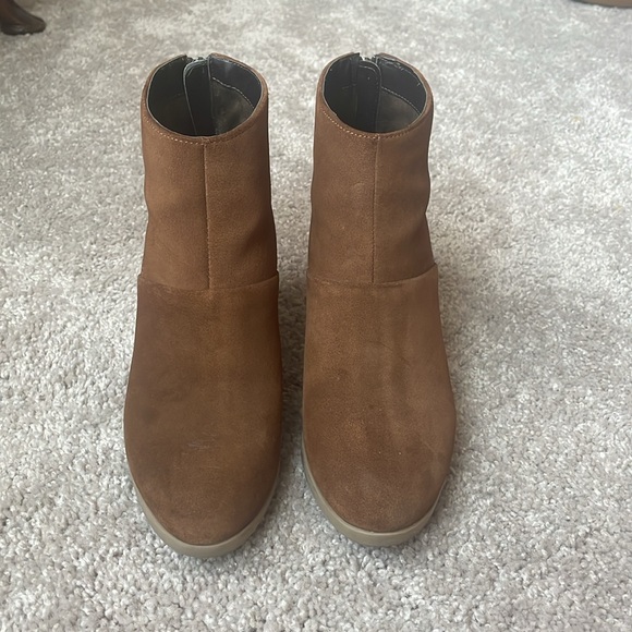 Hush puppies brown heeled booties - Picture 2 of 6